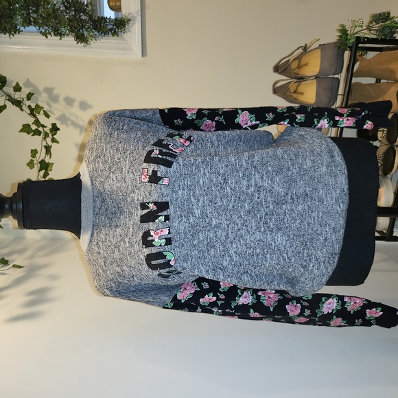 Sweater - Picture 1 of 3